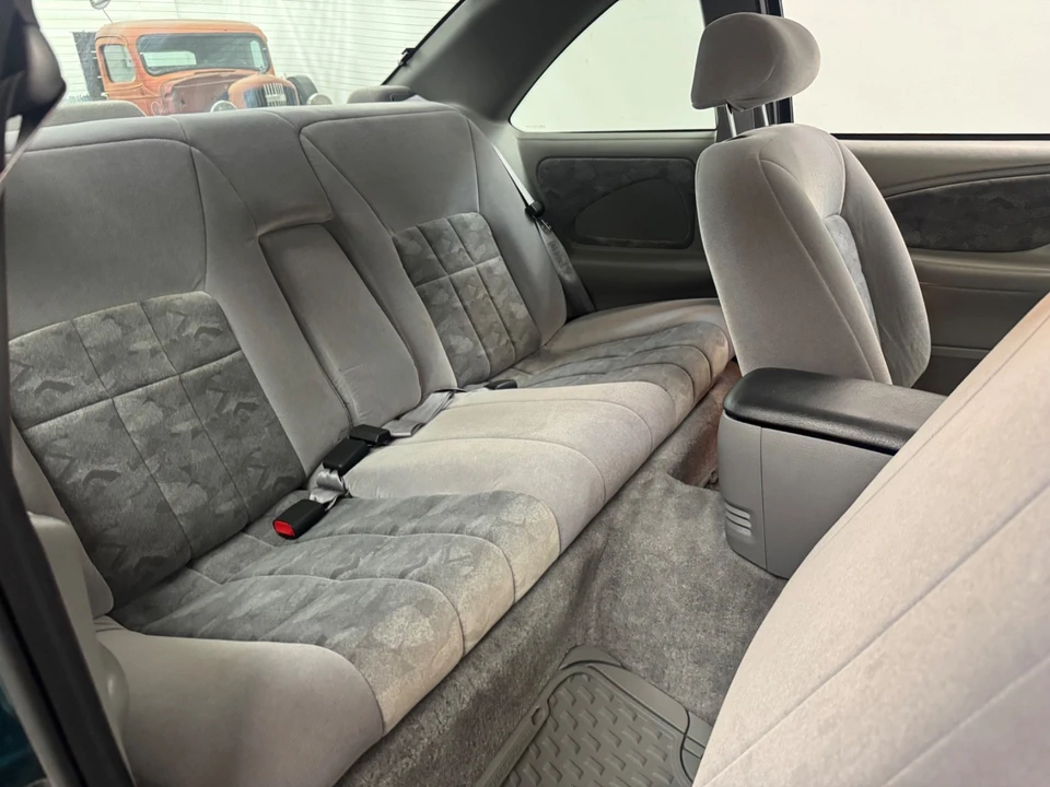 1996 Ford Thunderbird 10th Gen - Image 17 of 21