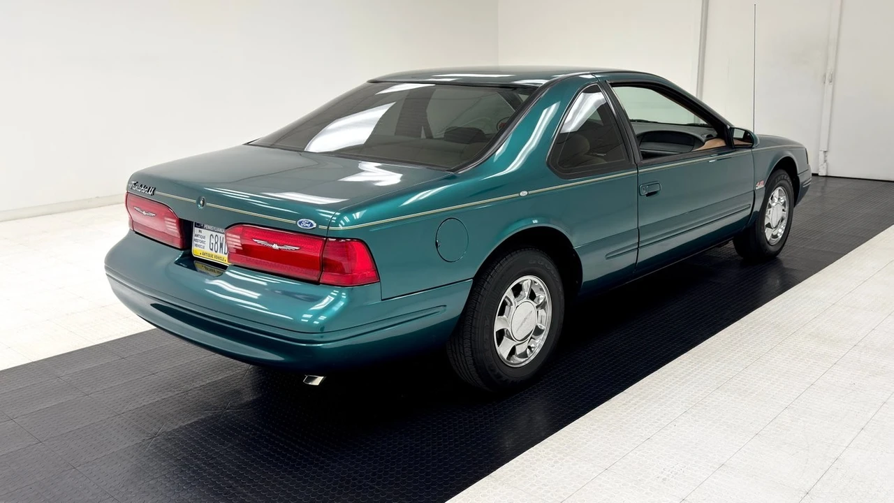 1996 Ford Thunderbird 10th Gen - Image 5 of 21