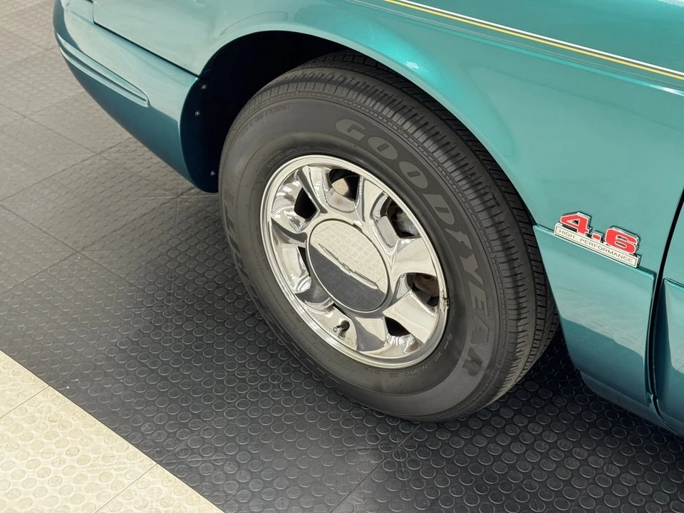 1996 Ford Thunderbird 10th Gen - Image 11 of 12