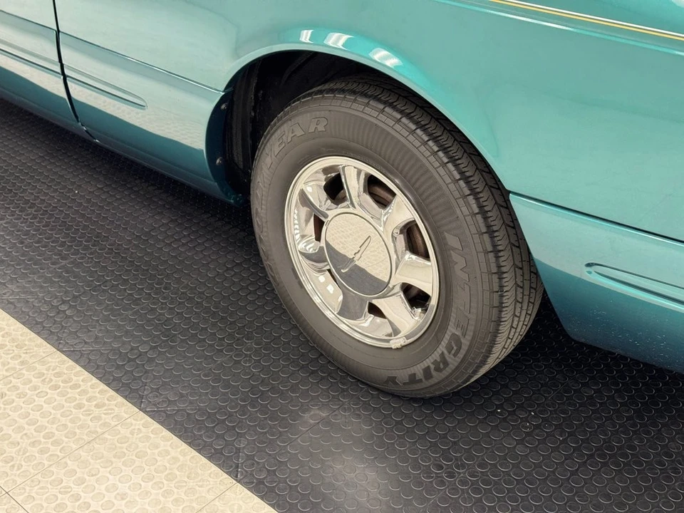 1996 Ford Thunderbird 10th Gen - Image 17 of 21