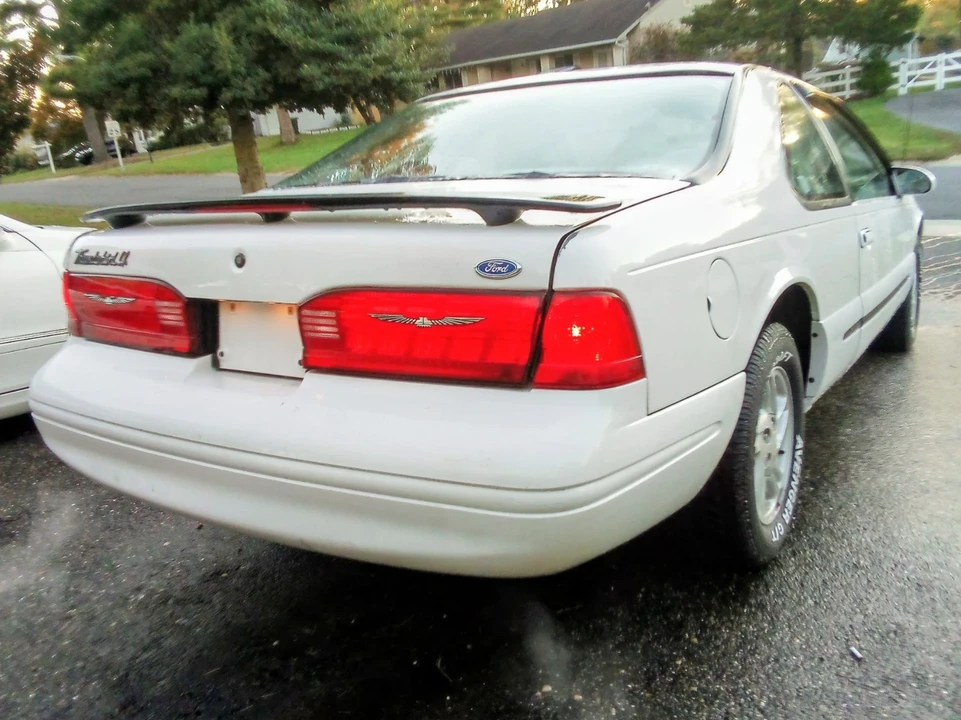1996 Ford Thunderbird 10th Gen - Image 10 of 21