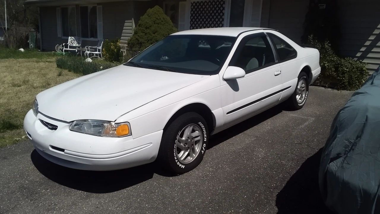 1996 Ford Thunderbird 10th Gen - Image 4 of 21