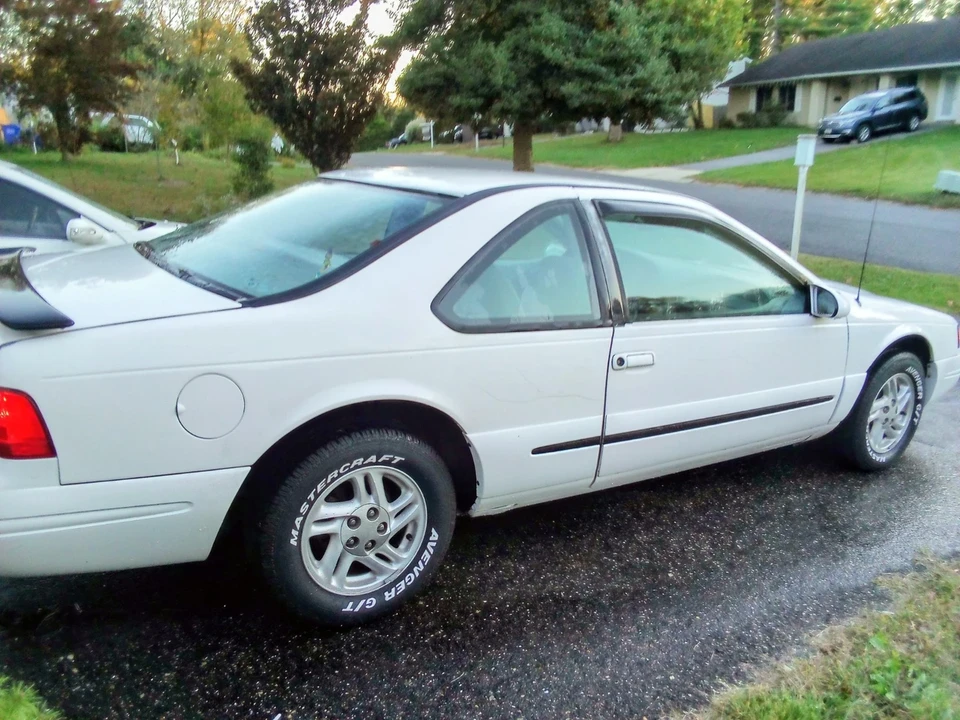 1996 Ford Thunderbird 10th Gen - Image 11 of 21