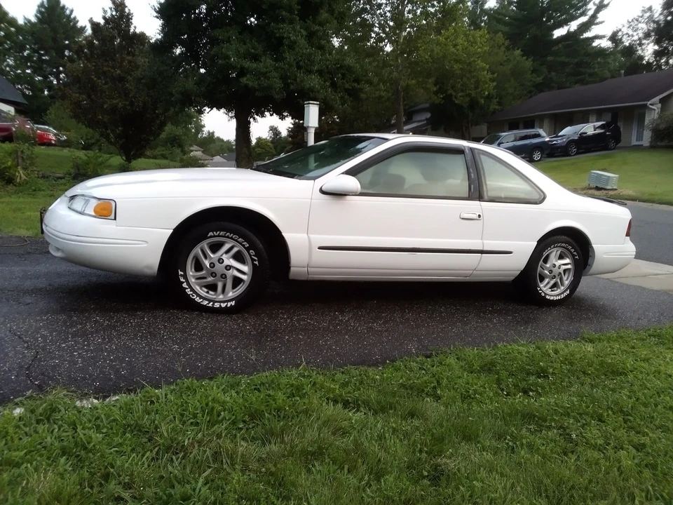 1996 Ford Thunderbird 10th Gen - Image 3 of 21