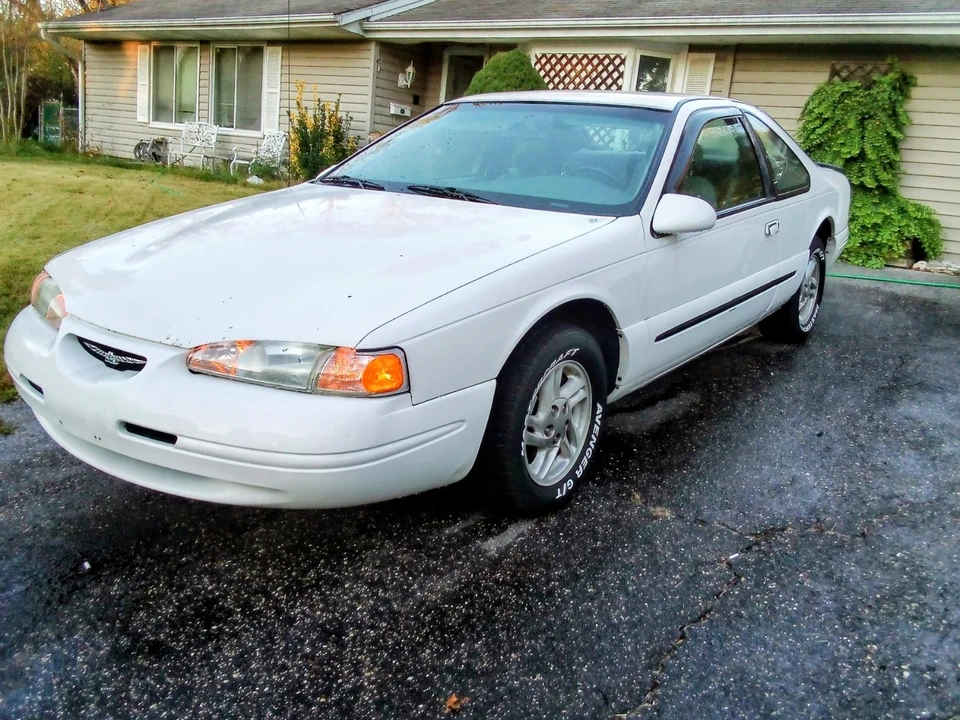 1996 Ford Thunderbird 10th Gen - Image 12 of 21
