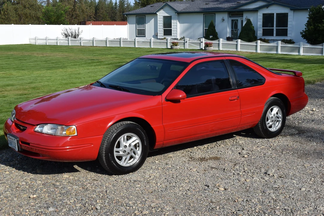 1996 Ford Thunderbird 10th Gen - Image 5 of 31