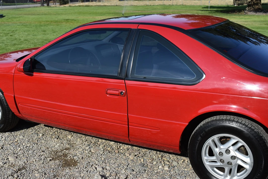 1996 Ford Thunderbird 10th Gen - Image 29 of 31