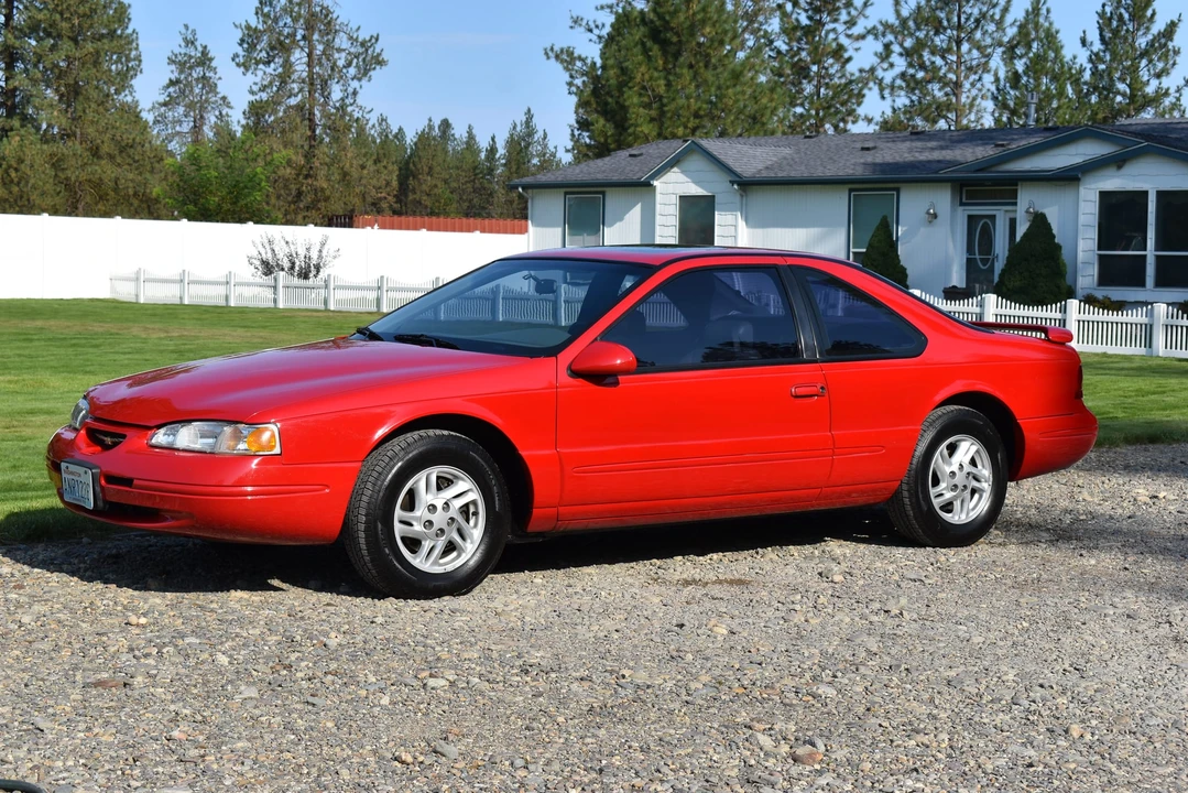 1996 Ford Thunderbird 10th Gen - Image 3 of 31