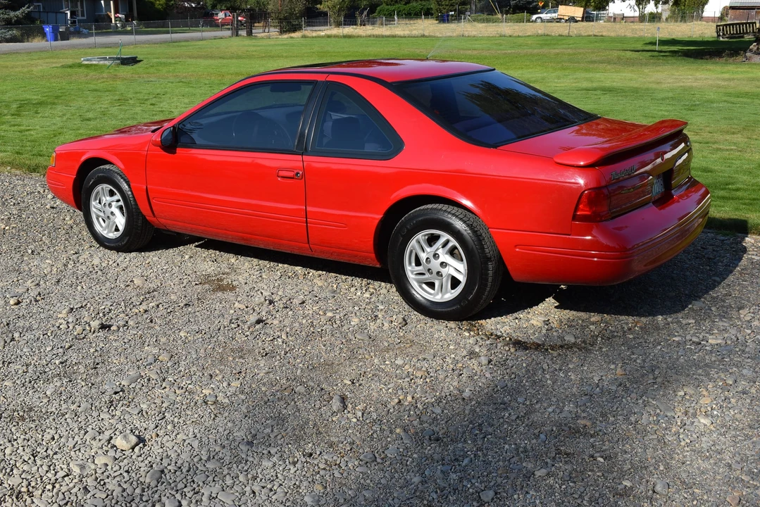 1996 Ford Thunderbird 10th Gen - Image 17 of 31