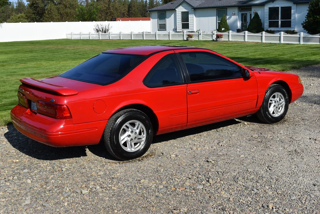 1996 Ford Thunderbird 10th Gen - Image 10 of 31