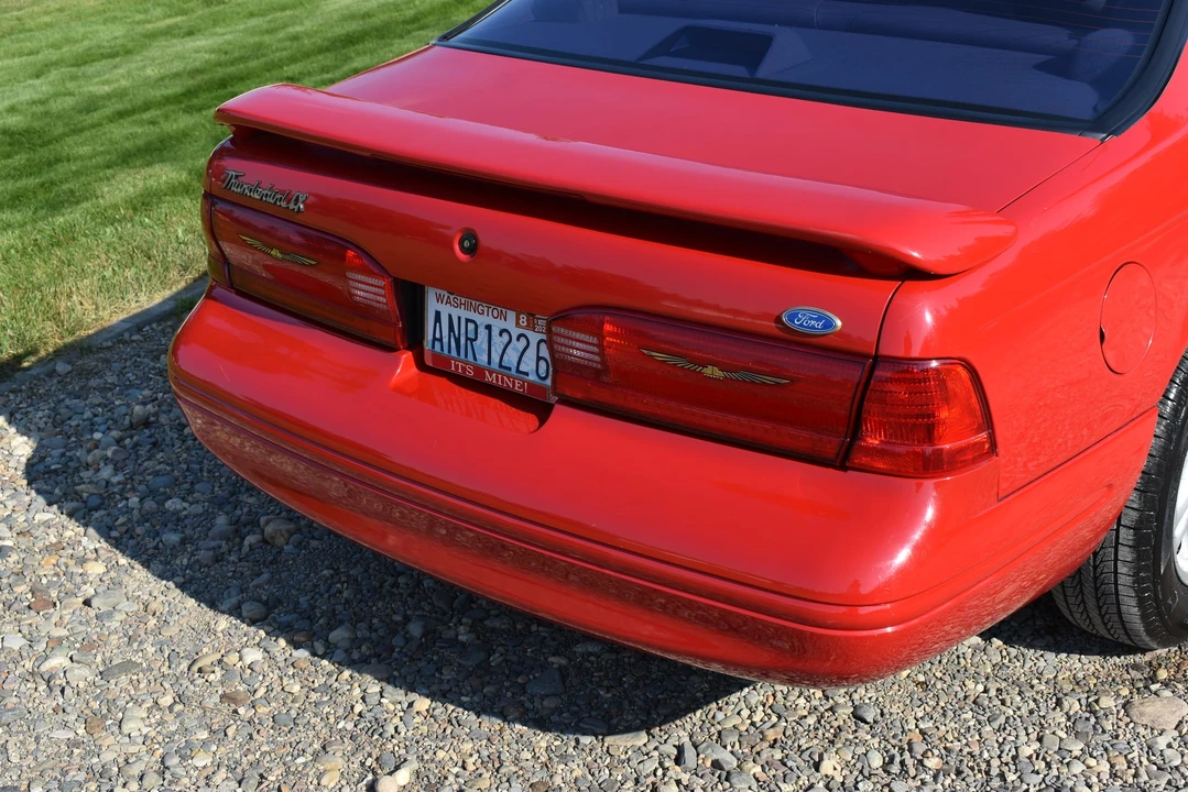 1996 Ford Thunderbird 10th Gen - Image 24 of 31