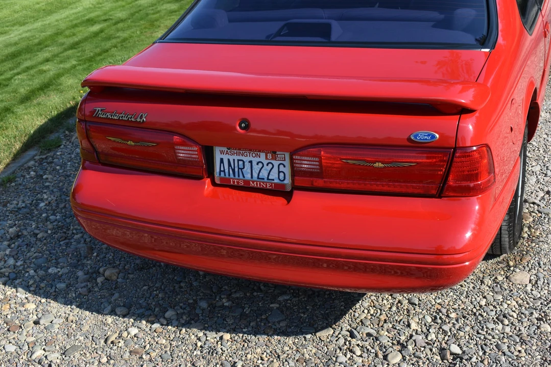 1996 Ford Thunderbird 10th Gen - Image 25 of 31