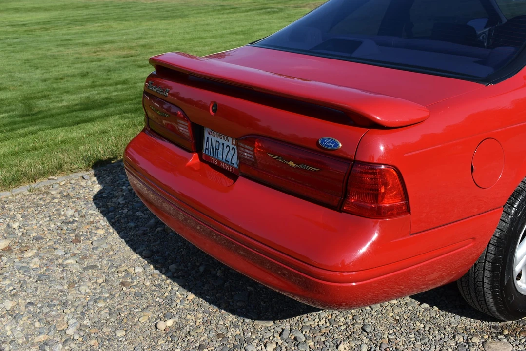 1996 Ford Thunderbird 10th Gen - Image 23 of 31