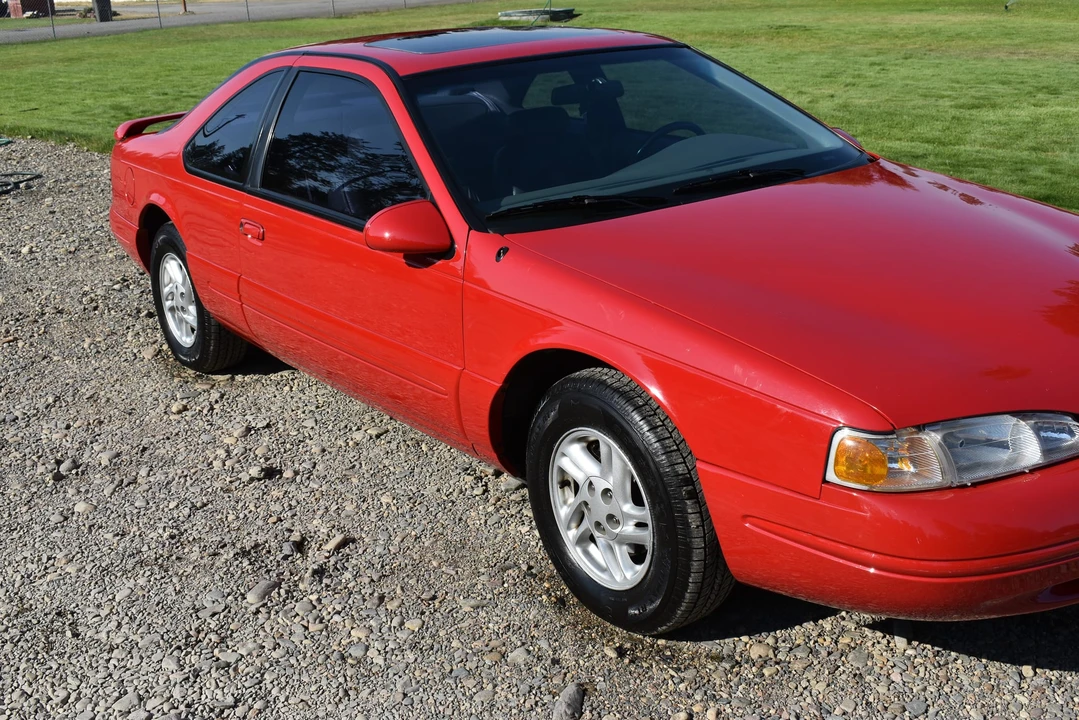 1996 Ford Thunderbird 10th Gen - Image 19 of 31