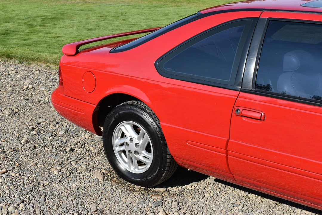 1996 Ford Thunderbird 10th Gen - Image 22 of 31