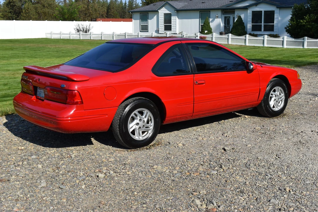 1996 Ford Thunderbird 10th Gen - Image 12 of 31