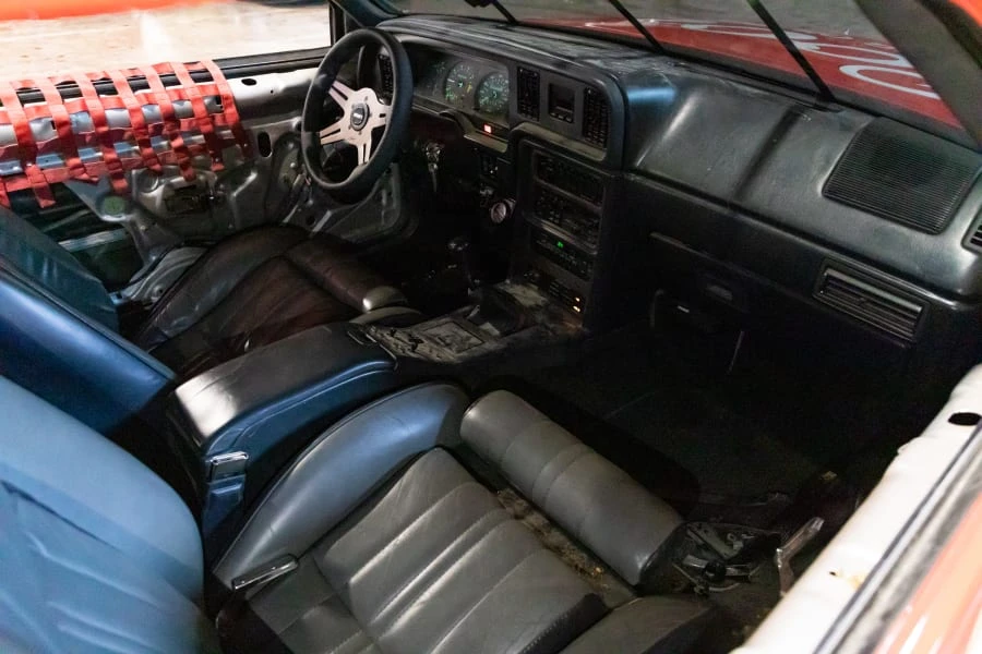 1996 Ford Thunderbird 10th Gen - Image 26 of 31