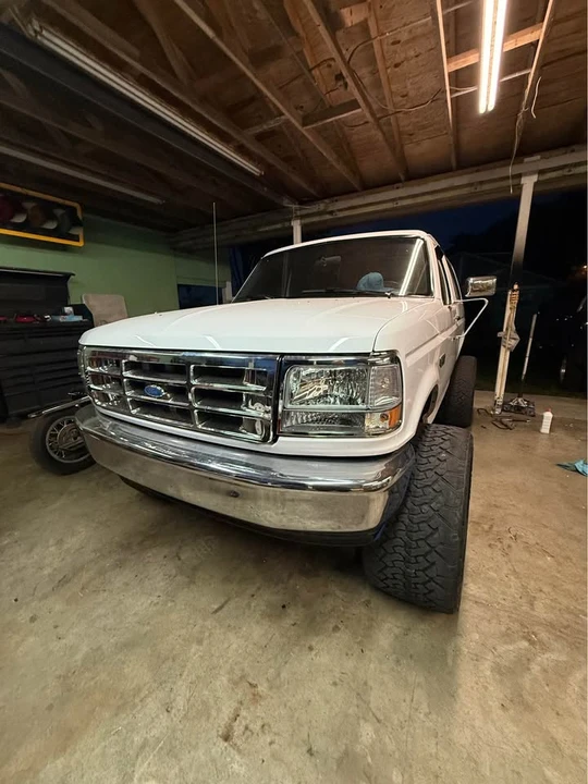 1996 Ford Bronco 5th Gen - Image 2 of 11