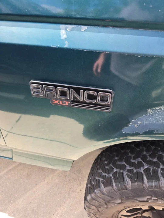1996 Ford Bronco 5th Gen - Image 2 of 17