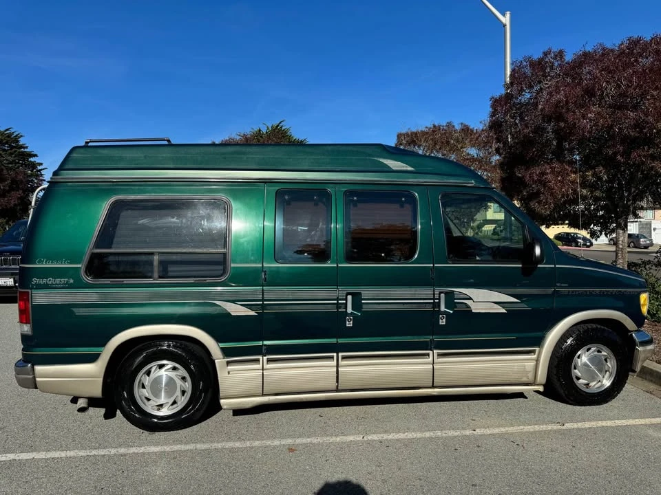 1996 Ford Econoline Van - Image 2 of 15