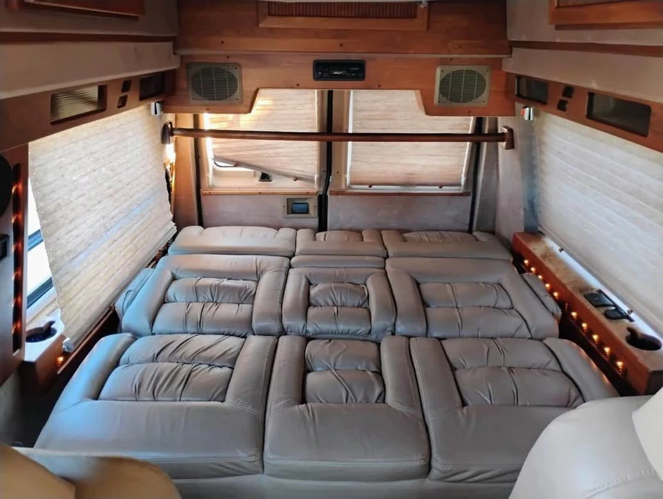 1996 Ford Econoline Van - Image 10 of 15