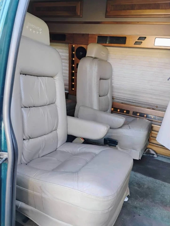 1996 Ford Econoline Van - Image 9 of 15