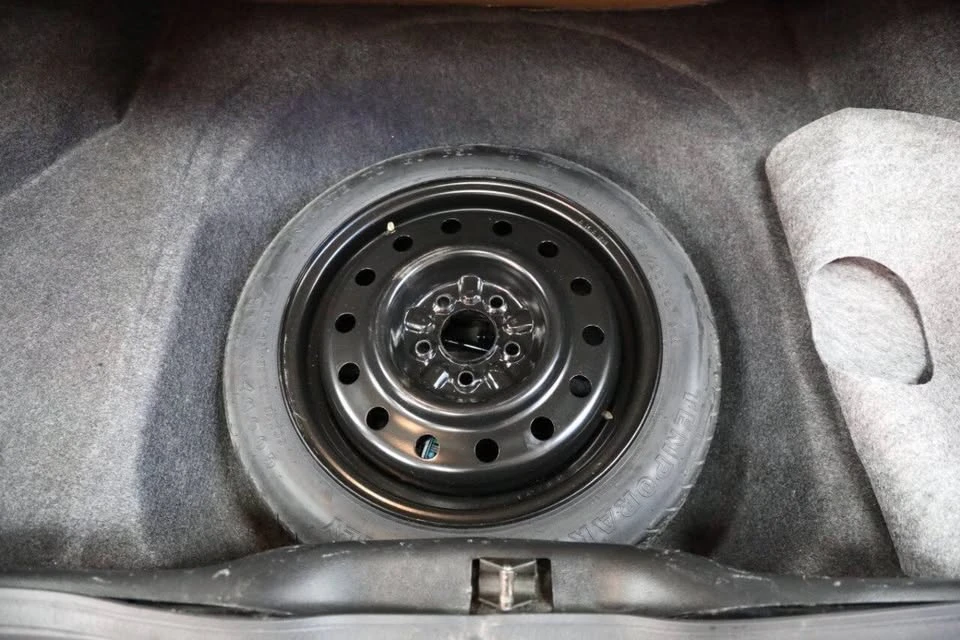 1996 Ford Thunderbird 10th Gen - Image 12 of 20
