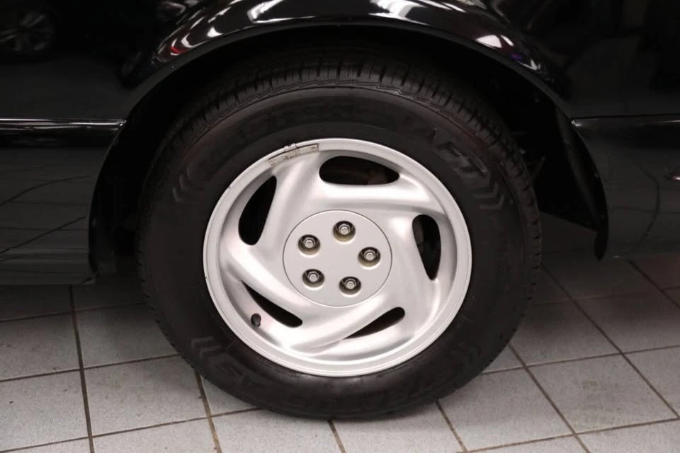 1996 Ford Thunderbird 10th Gen - Image 19 of 20