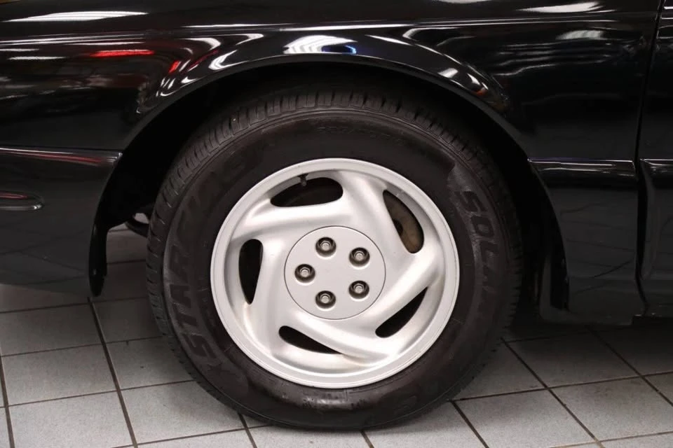 1996 Ford Thunderbird 10th Gen - Image 18 of 20