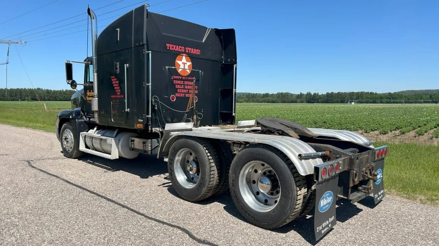 1996 Freightliner - Image 2 of 31