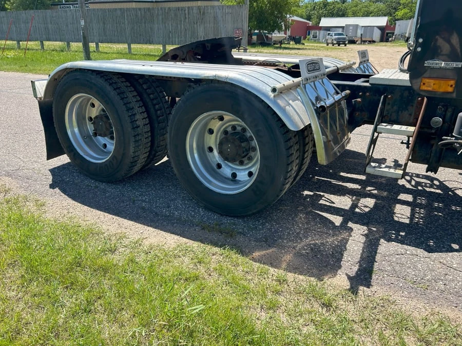1996 Freightliner - Image 11 of 31