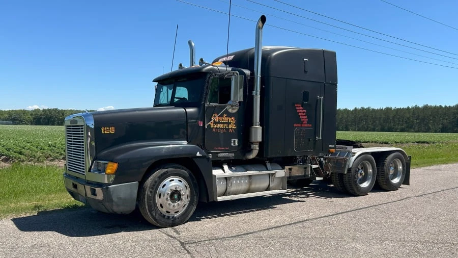 1996 Freightliner - Image 6 of 31