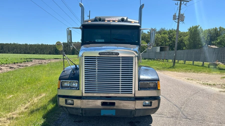 1996 Freightliner - Image 3 of 31