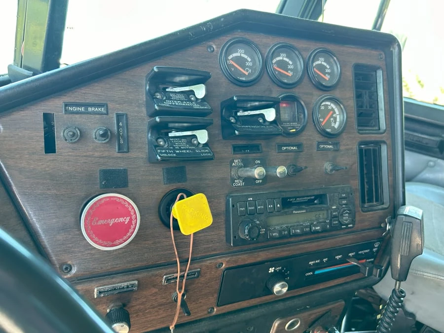 1996 Freightliner - Image 22 of 31