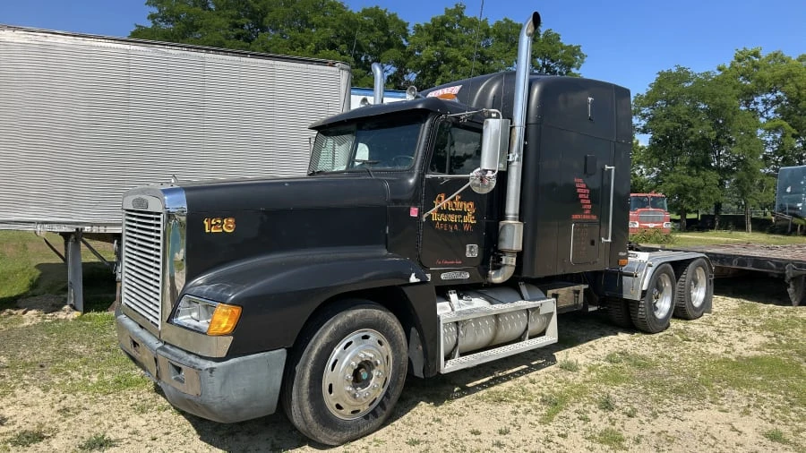 1996 Freightliner - Image 14 of 31