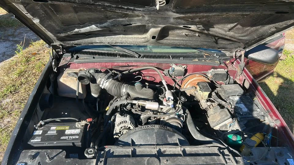 1996 GMC C/K - Image 3 of 10