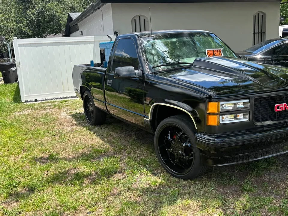 1996 GMC C/K - Image 2 of 8