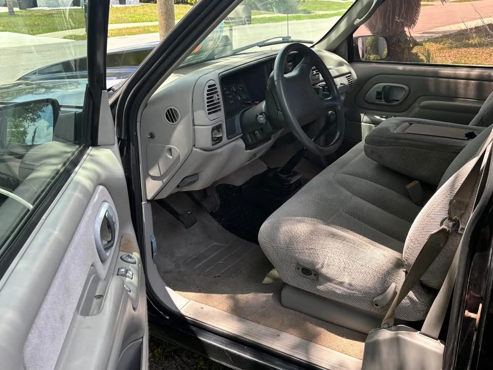 1996 GMC C/K - Image 5 of 8