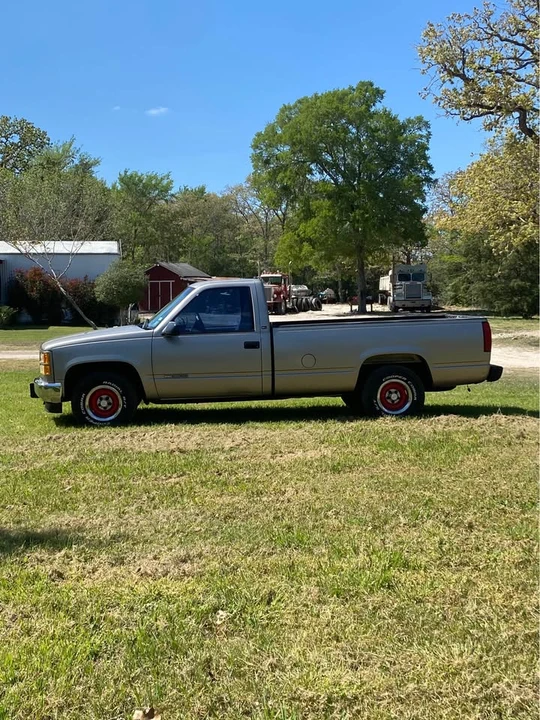 1996 GMC C/K - Image 3 of 10