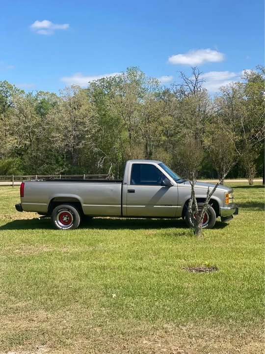 1996 GMC C/K - Image 2 of 10