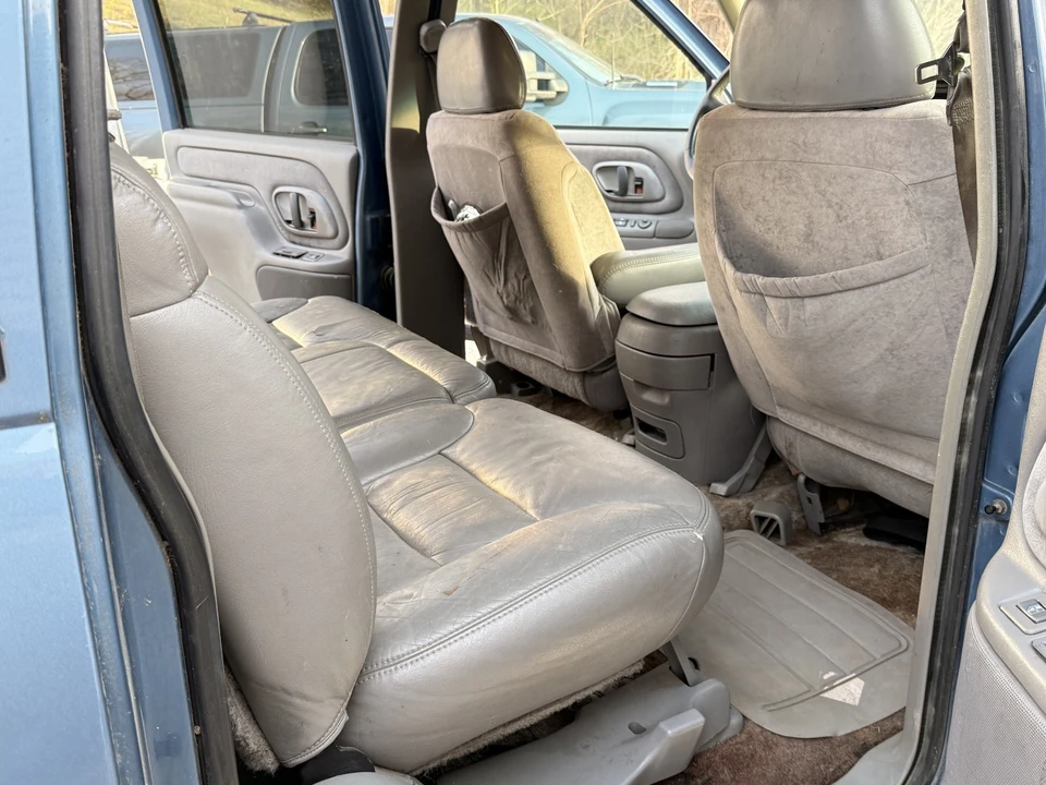 1996 GMC Suburban 8th Gen - Image 15 of 21