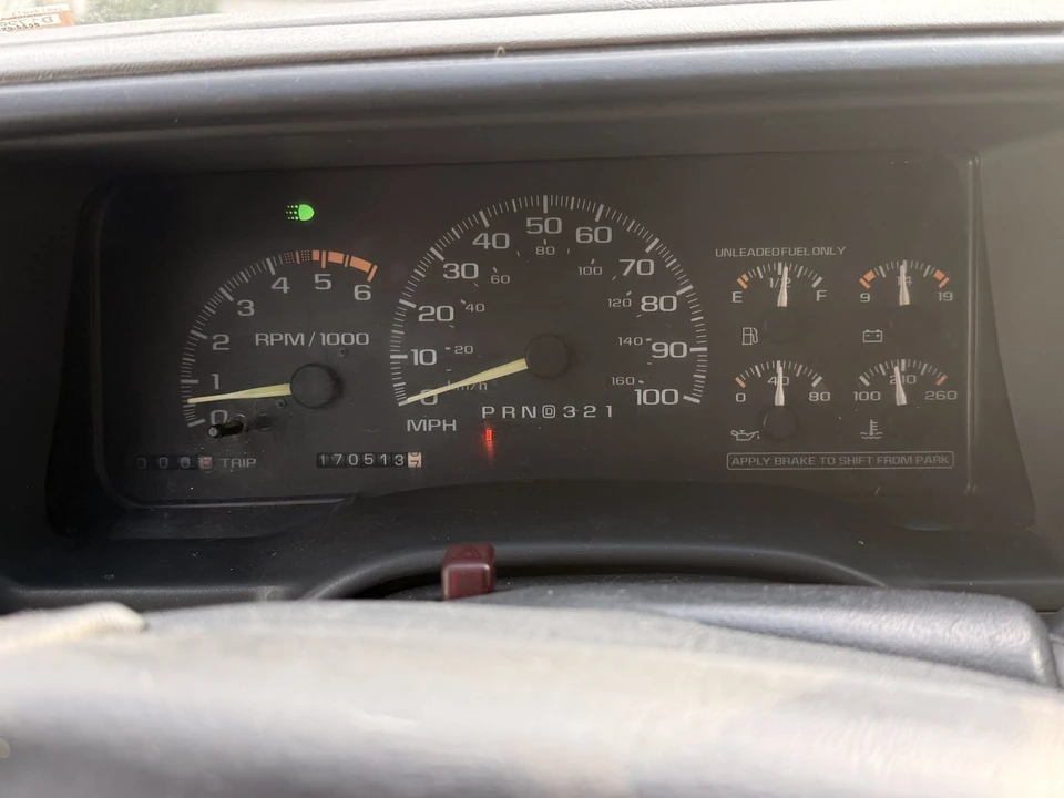 1996 GMC Suburban 8th Gen - Image 9 of 21
