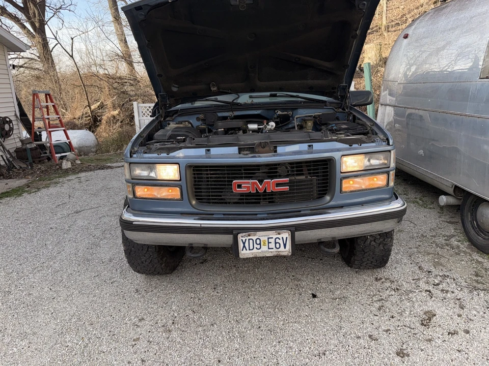 1996 GMC Suburban 8th Gen - Image 6 of 21