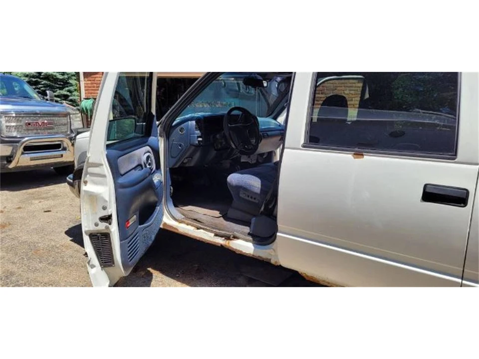 1996 GMC C/K - Image 3 of 8