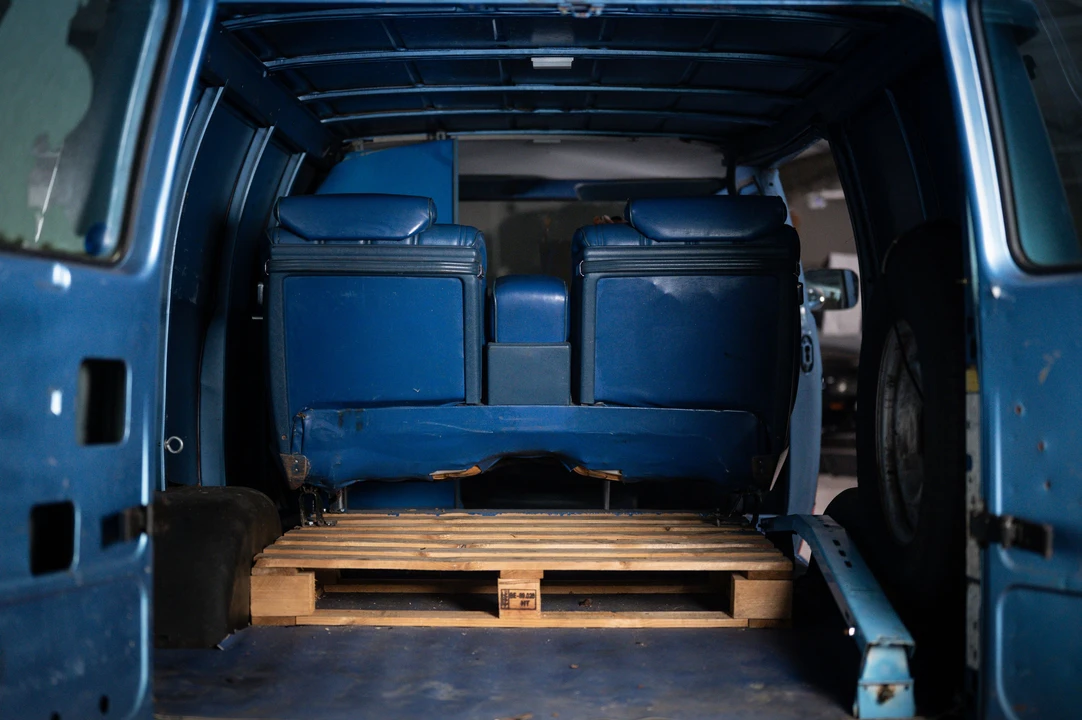 1996 GMC G-series Van - Image 25 of 31