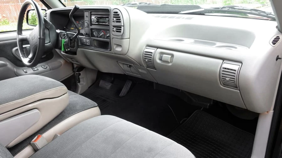 1996 GMC Sierra 1st Gen - Image 8 of 12