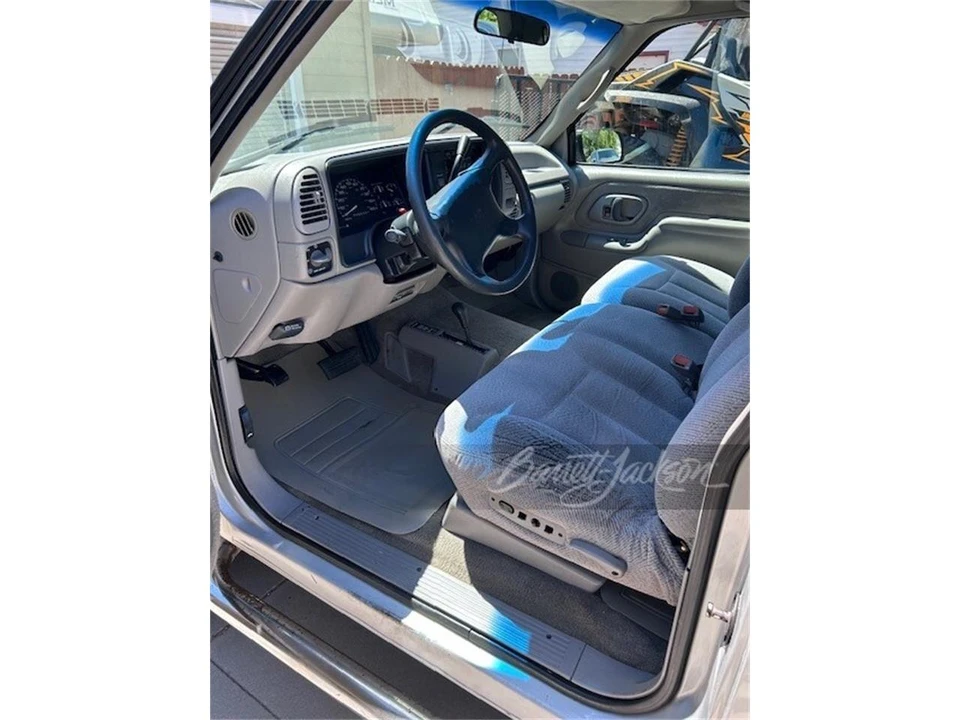 1996 GMC C/K - Image 2 of 3