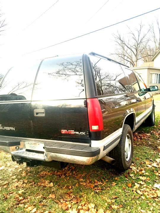 1996 GMC Suburban 7th Gen - Image 13 of 14