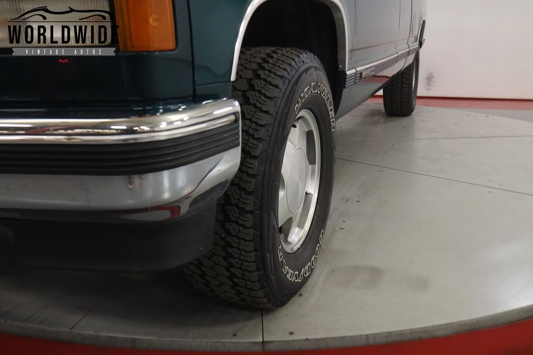 1996 GMC Sierra 1st Gen - Image 11 of 12