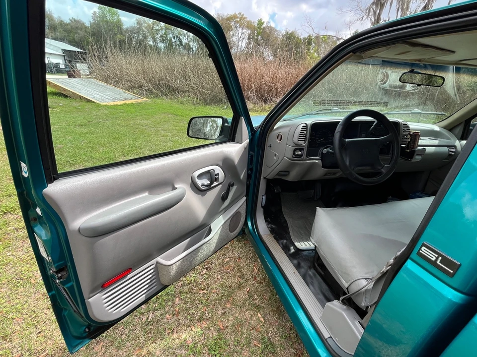 1996 GMC Sierra 1st Gen - Image 9 of 16